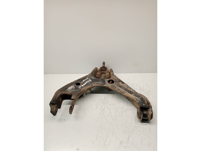 Recambio de brazo suspension inferior delantero derecho para ssangyong korando 2.9 tdi referencia OEM IAM   