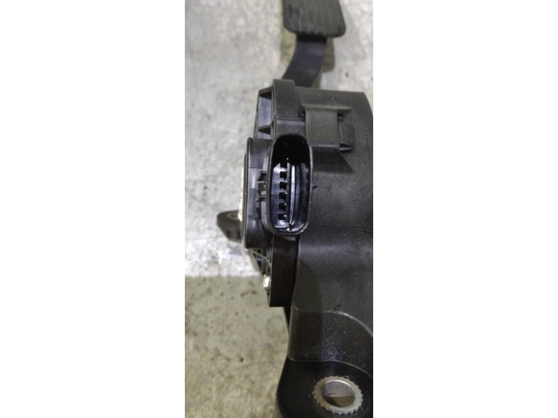 Recambio de potenciometro pedal para hyundai i30 (pd) essence referencia OEM IAM 32700G4200  