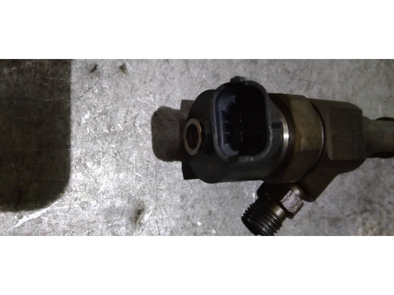 Recambio de inyector para mitsubishi carisma berlina 5 (da0) 1900 di-d elegance referencia OEM IAM 0445110021 7700111014 