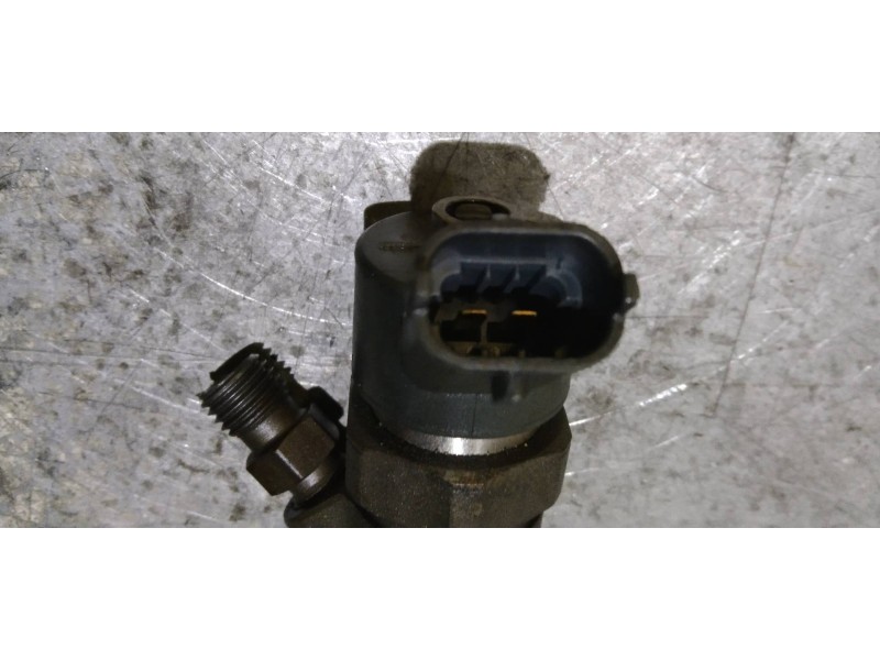 Recambio de inyector para mitsubishi carisma berlina 5 (da0) 1900 di-d elegance referencia OEM IAM 0445110021 7700111014 