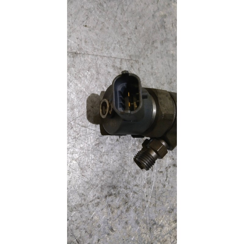 Recambio de inyector para mitsubishi carisma berlina 5 (da0) 1900 di-d elegance referencia OEM IAM 0445110021 7700111014 