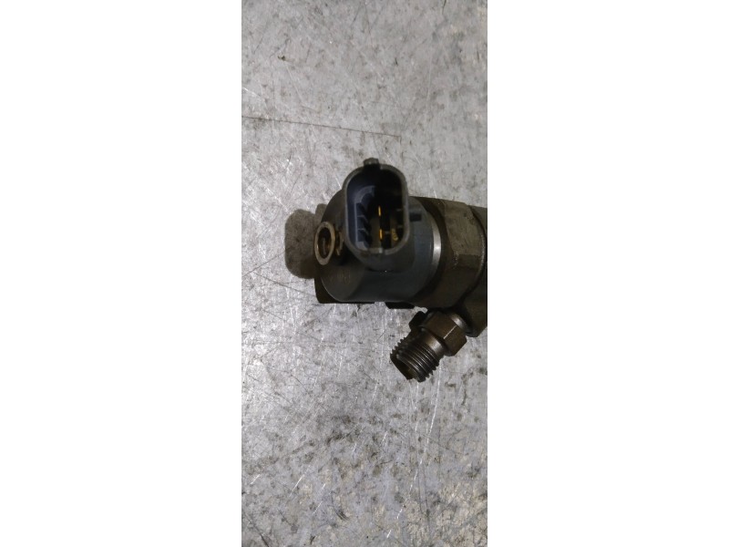 Recambio de inyector para mitsubishi carisma berlina 5 (da0) 1900 di-d elegance referencia OEM IAM 0445110021 7700111014 