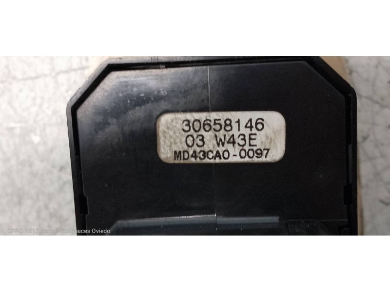Recambio de mando elevalunas delantero izquierdo para volvo v70 familiar 2.4 d referencia OEM IAM 30658146  