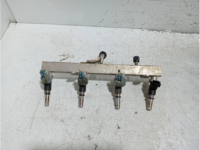 Recambio de rampa inyectora para chevrolet aveo ls referencia OEM IAM 96475741  