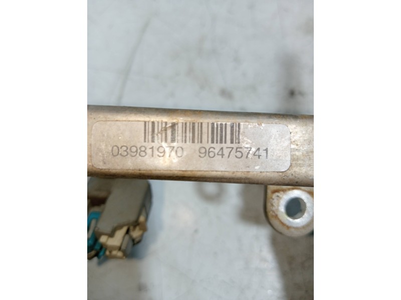 Recambio de rampa inyectora para chevrolet aveo ls referencia OEM IAM 96475741  