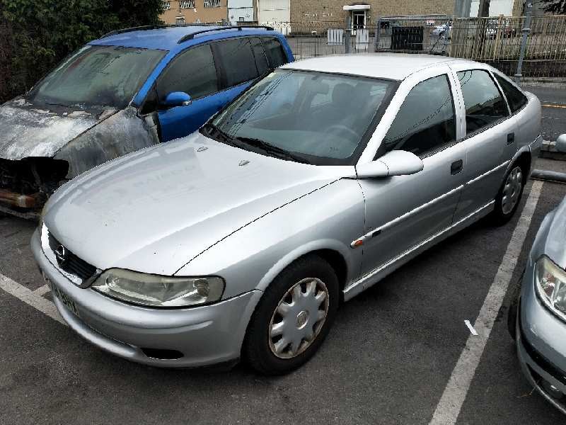 opel vectra b berlina del año 2001