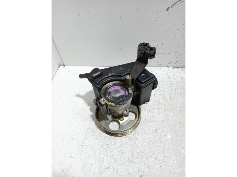 Recambio de bomba direccion para peugeot 307 break / sw (s1) sw referencia OEM IAM 9636868880  