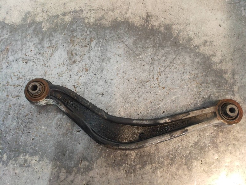 Recambio de brazo suspension superior trasero derecho para opel insignia berlina cosmo referencia OEM IAM 13268882  