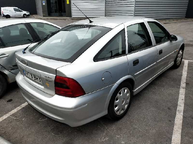 opel vectra b berlina del año 2001