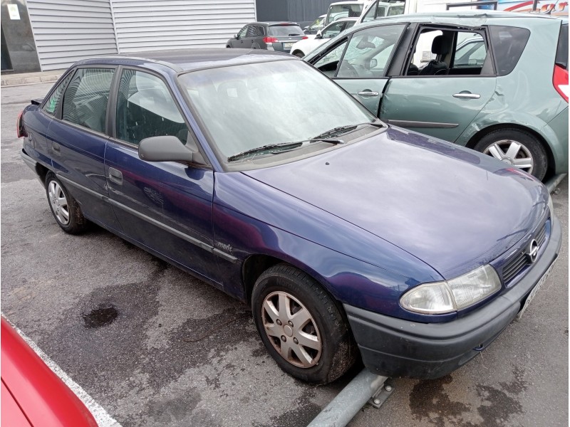 opel astra f berlina del año 1991