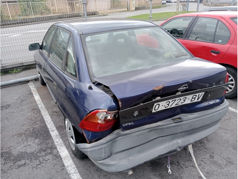 opel astra f berlina del año 1991