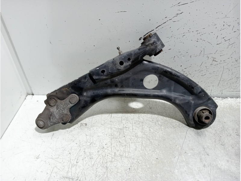 Recambio de brazo suspension inferior delantero derecho para peugeot 3008 gt line referencia OEM IAM 7AAA220166158D  