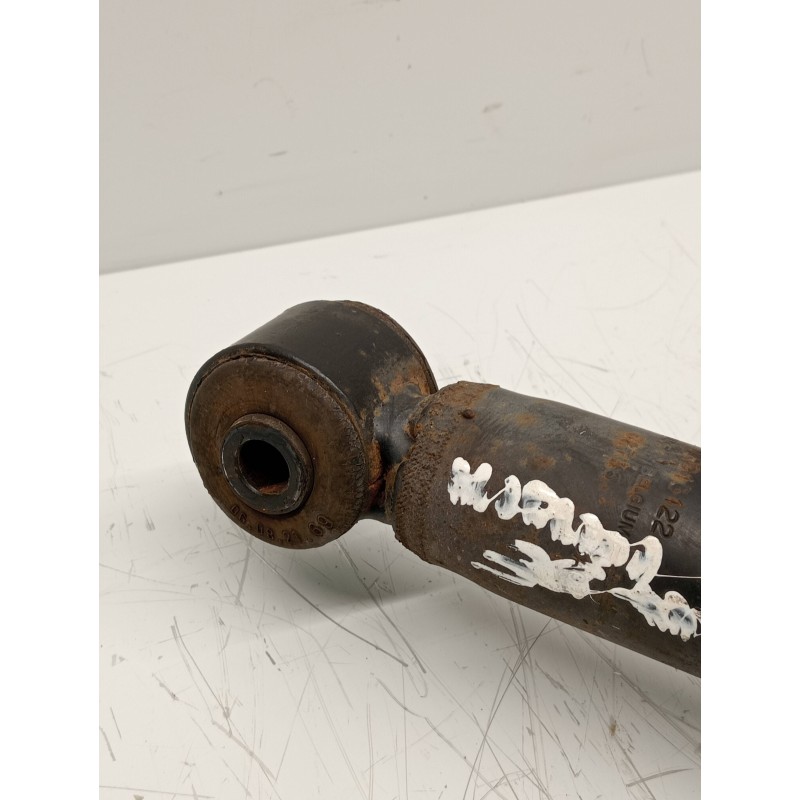Recambio de amortiguador trasero derecho para mitsubishi carisma berlina 5 (da0) 1900 di-d elegance referencia OEM IAM   