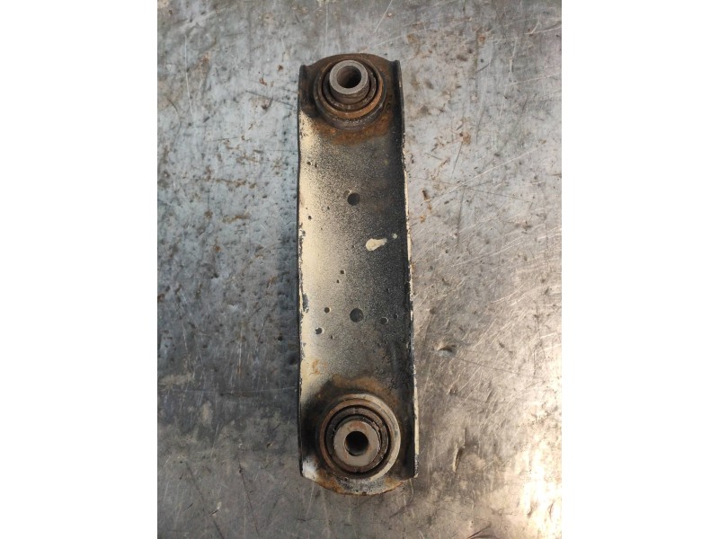 Recambio de brazo suspension superior trasero derecho para opel insignia berlina cosmo referencia OEM IAM   