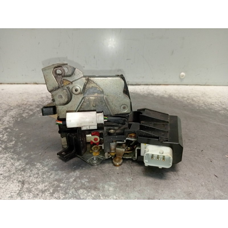 Recambio de motor cierre centralizado trasero derecho para bmw serie 7 (e38) 740il automático referencia OEM IAM 8352165  