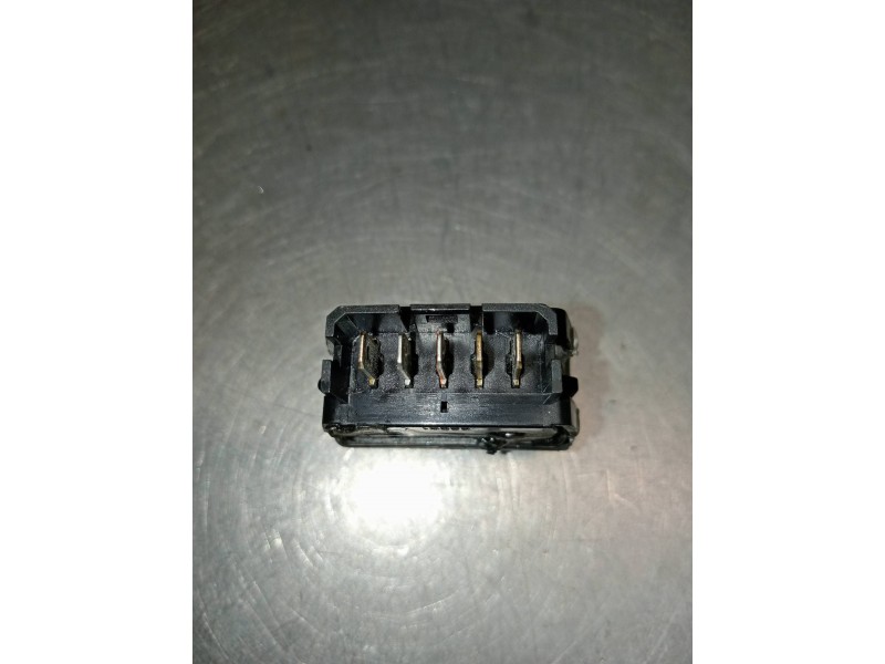 Recambio de mando elevalunas delantero izquierdo para citroen xsara berlina 1.9td attraction referencia OEM IAM   