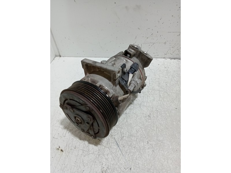 Recambio de compresor aire acondicionado para renault clio iv limited referencia OEM IAM 926000217R 4054795071 
