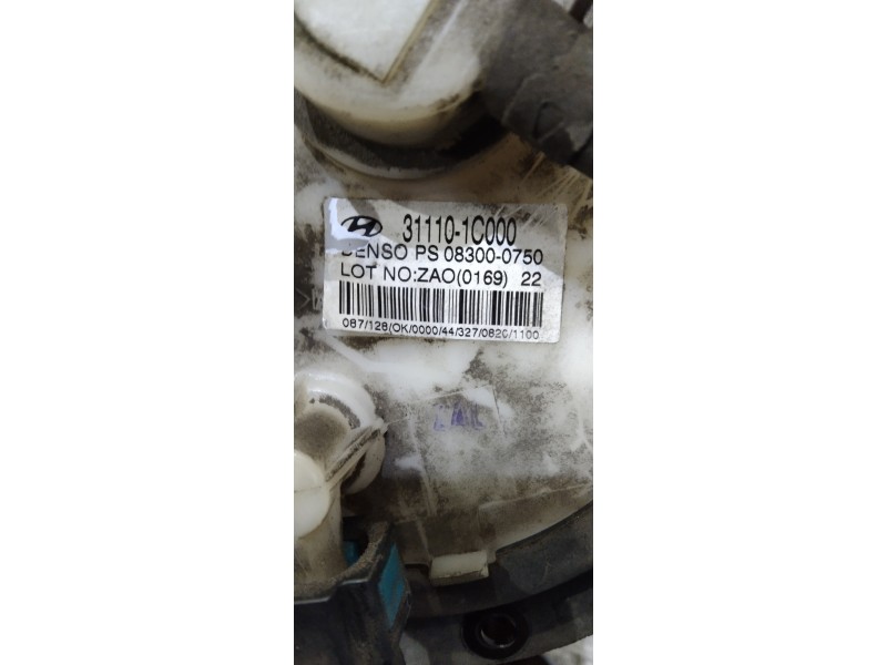 Recambio de bomba combustible para hyundai getz (tb) 1.1 básico referencia OEM IAM 311101C000 083000750 