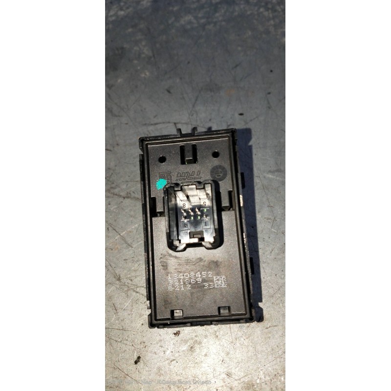 Recambio de mando elevalunas trasero derecho para opel zafira (c) referencia OEM IAM 13408452  