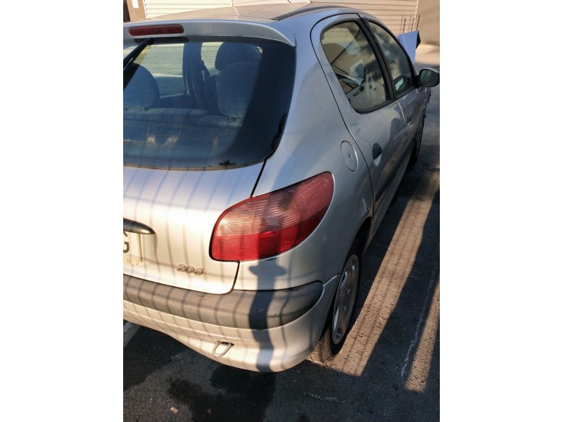 peugeot 206 berlina del año 2000