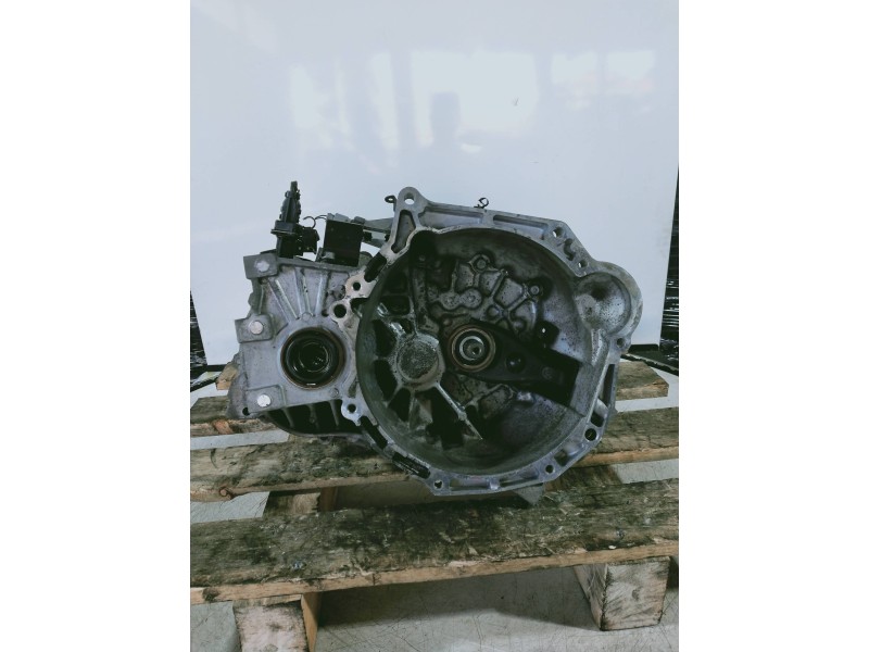 Recambio de caja cambios para kia cee´d 1.6 cat referencia OEM IAM R71773 103838 5V