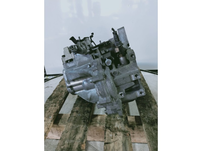 Recambio de caja cambios para kia cee´d 1.6 cat referencia OEM IAM R71773 103838 5V