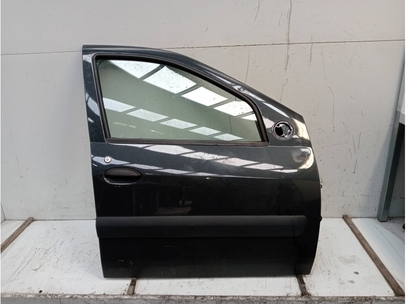 Recambio de puerta delantera derecha para dacia logan laureate referencia OEM IAM   