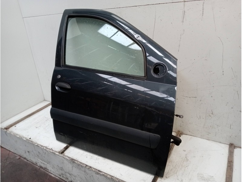 Recambio de puerta delantera derecha para dacia logan laureate referencia OEM IAM   