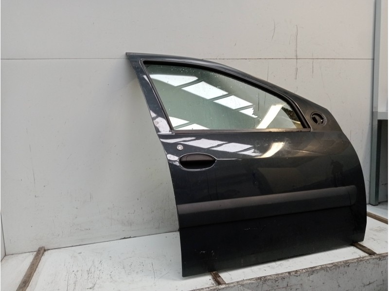 Recambio de puerta delantera derecha para dacia logan laureate referencia OEM IAM   