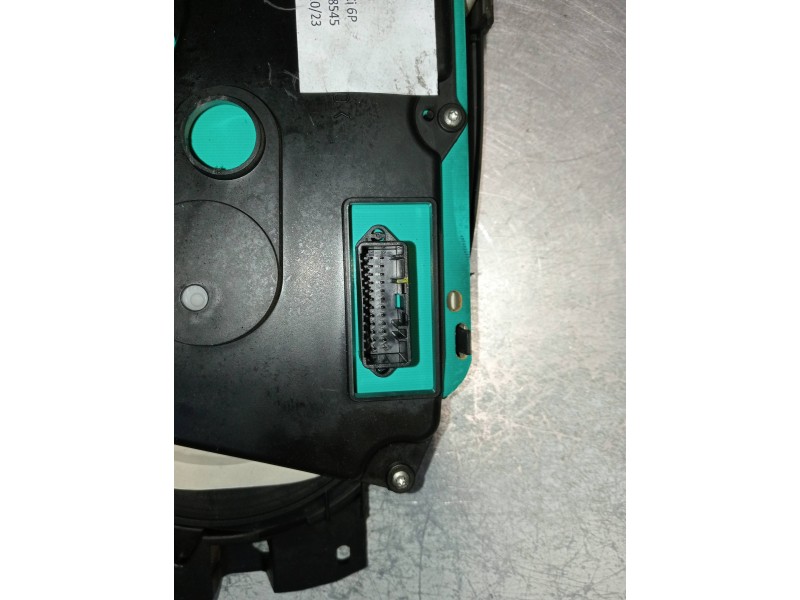 Recambio de cuadro instrumentos para dacia logan laureate referencia OEM IAM P8200752820  