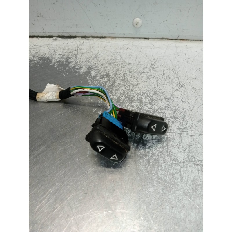 Recambio de mando elevalunas delantero izquierdo para peugeot 306 berlina 3/5 puertas (s1) 1.9 turbodiesel referencia OEM IAM 96