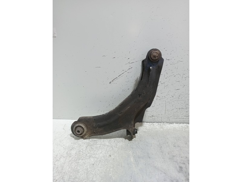 Recambio de brazo suspension inferior delantero derecho para renault clio iv limited referencia OEM IAM   
