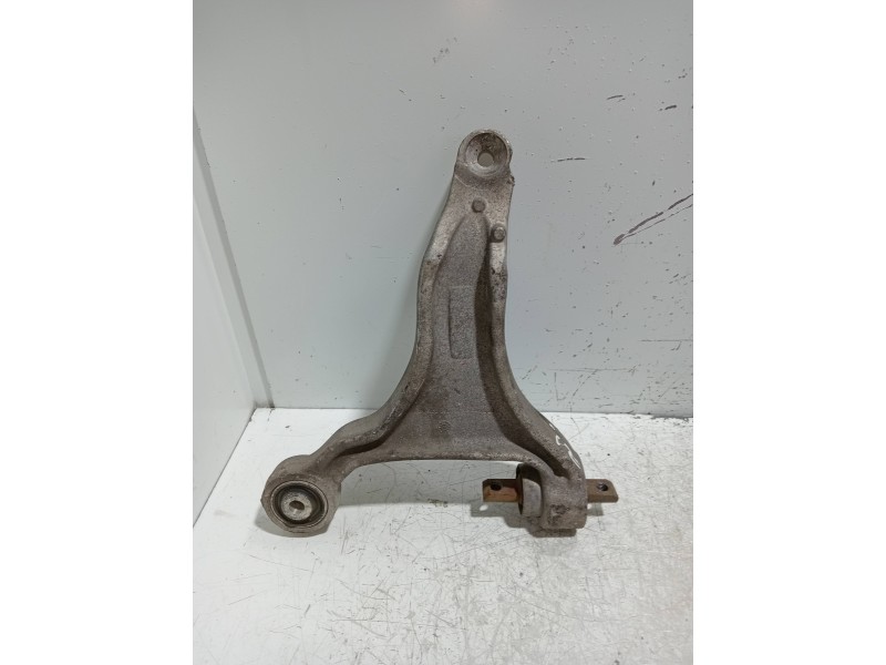 Recambio de brazo suspension inferior delantero izquierdo para volvo v70 familiar 2.4 d referencia OEM IAM   
