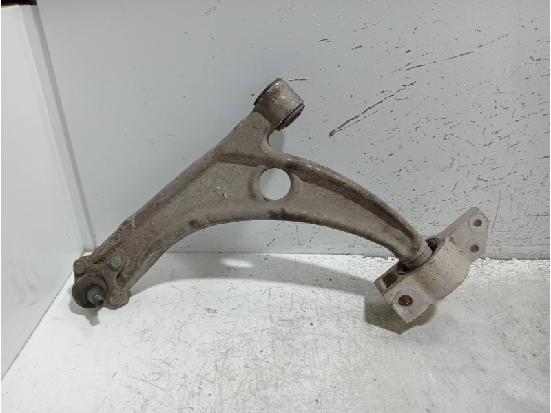 Recambio de brazo suspension inferior delantero izquierdo para volkswagen passat variant (3c5) advance referencia OEM IAM   