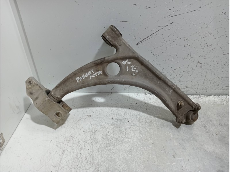 Recambio de brazo suspension inferior delantero izquierdo para volkswagen passat variant (3c5) advance referencia OEM IAM   