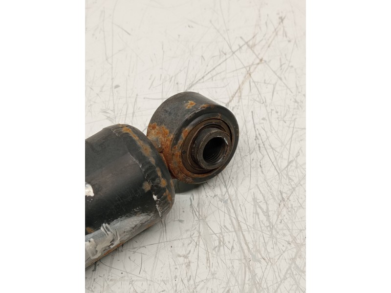 Recambio de amortiguador delantero derecho para ssangyong musso 2.9 tdi lux referencia OEM IAM   