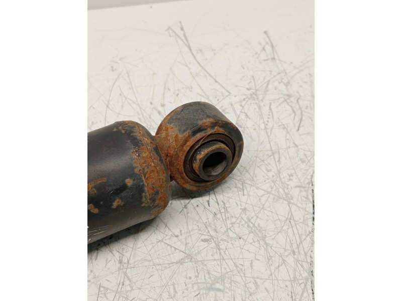 Recambio de amortiguador delantero izquierdo para ssangyong musso 2.9 tdi lux referencia OEM IAM   