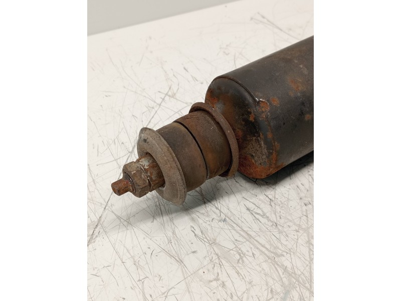 Recambio de amortiguador trasero derecho para ssangyong musso 2.9 tdi lux referencia OEM IAM   