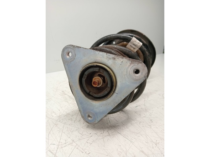 Recambio de amortiguador delantero derecho para renault clio iv limited referencia OEM IAM 543026988R  
