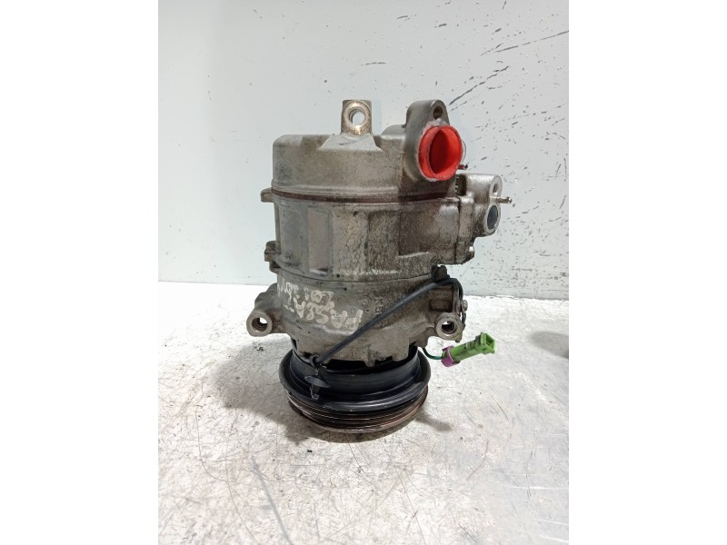 Recambio de compresor aire acondicionado para volkswagen passat berlina (3b3) referencia OEM IAM 4472208182 8D0260808 