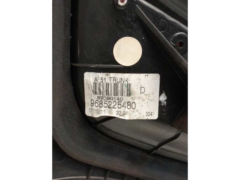 Recambio de piloto trasero derecho interior para citroen c3 attraction referencia OEM IAM 9685225480  