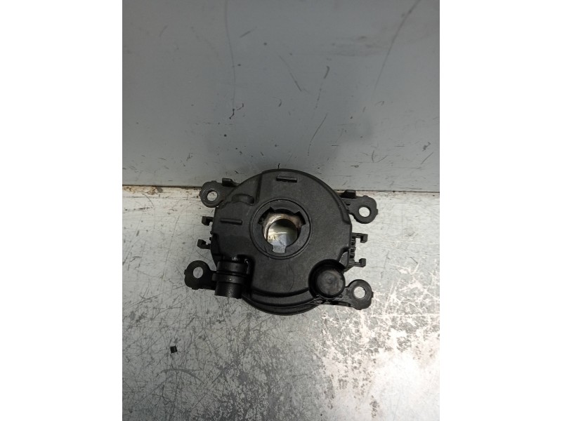 Recambio de faro antiniebla izquierdo para dacia logan laureate referencia OEM IAM 8200074008  