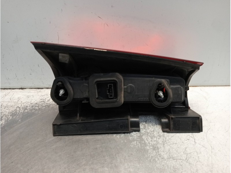 Recambio de piloto trasero derecho para dacia logan laureate referencia OEM IAM 62420912 8200864610 