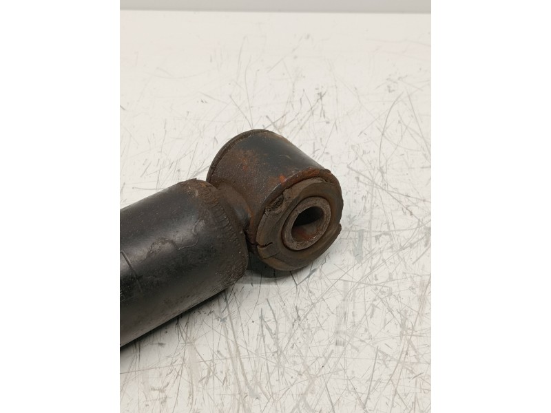 Recambio de amortiguador trasero izquierdo para peugeot 205 berlina 1.8 d generation referencia OEM IAM   