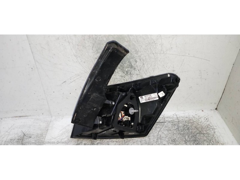Recambio de piloto trasero izquierdo para peugeot 3008 gt line referencia OEM IAM 9810477180 81550101 