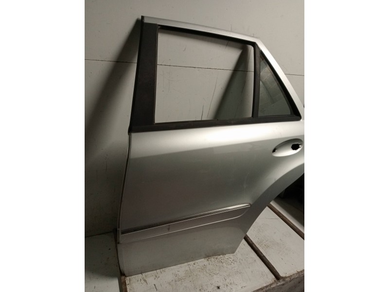 Recambio de puerta trasera izquierda para mercedes clase m (w164) 320 / 350 cdi (164.122) referencia OEM IAM   