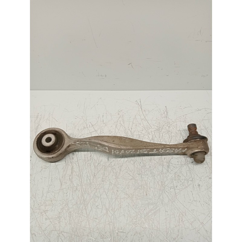 Recambio de brazo suspension superior delantero izquierdo para volkswagen passat berlina (3b3) referencia OEM IAM   