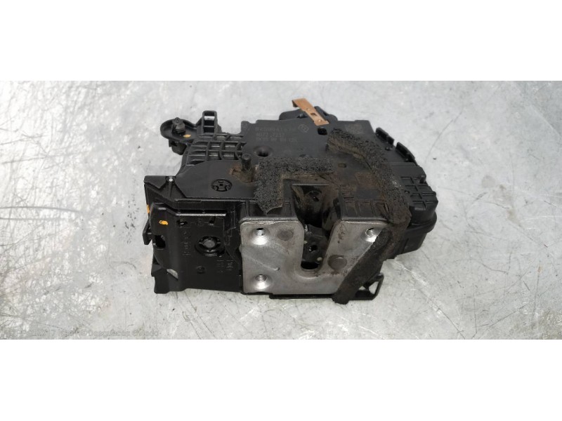Recambio de motor cierre centralizado trasero derecho para renault clio v 1.5 blue dci diesel fap referencia OEM IAM 825004167R 