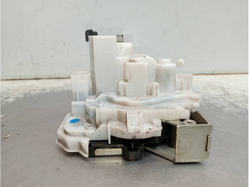 Recambio de cerradura puerta delantera derecha para fiat doblo active referencia OEM IAM 51810883  