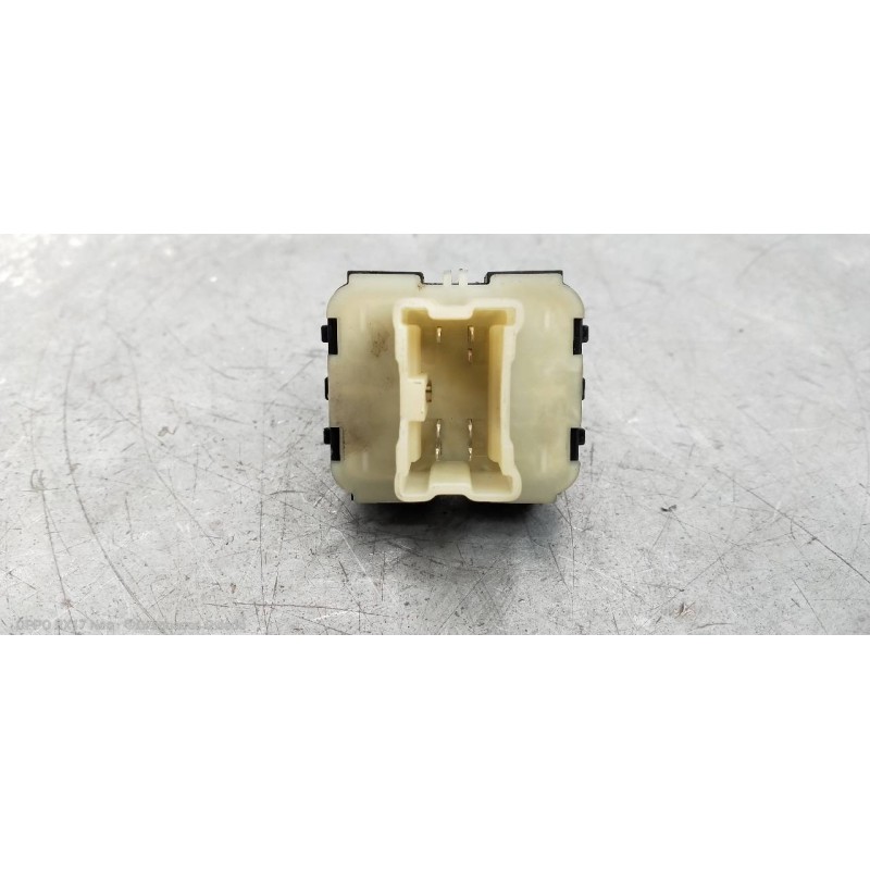 Recambio de mando elevalunas delantero izquierdo para renault clio v 1.5 blue dci diesel fap referencia OEM IAM 254118044R  